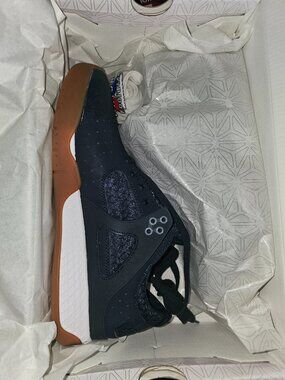 Axiom shoes